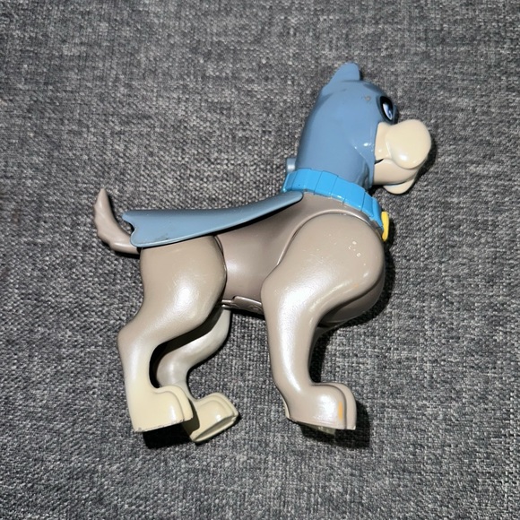 DC League of Super-Pets Talking Ace Poseable Figure with Sounds & Phrases - Picture 4 of 8